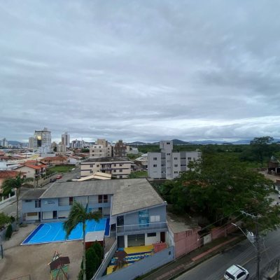 Apartamentos com 75m², 2 quartos, 1 suíte, 1 garagem, no bairro Centro em Palhoça