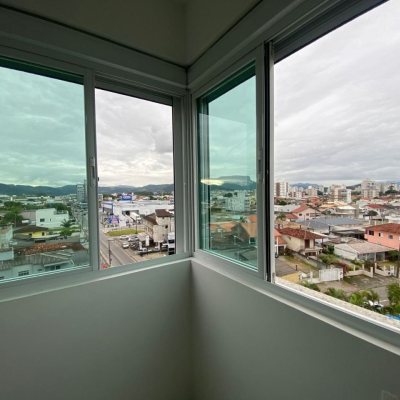 Apartamentos com 75m², 2 quartos, 1 suíte, 1 garagem, no bairro Centro em Palhoça