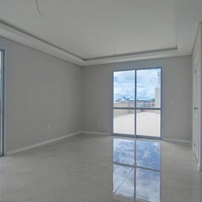 Cobertura com 196m², 3 quartos, 1 suíte, 2 garagens, no bairro Ingleses do Rio Vermelho em Florianópolis