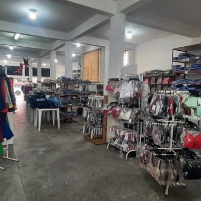 Predio com 750m², 1 garagem, no bairro Ponte do Imaruim em Palhoça