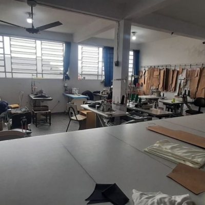 Predio com 750m², 1 garagem, no bairro Ponte do Imaruim em Palhoça