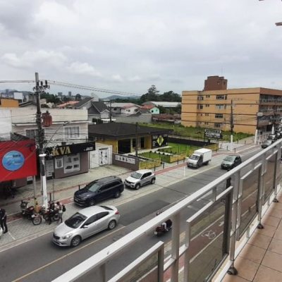 Predio com 750m², 1 garagem, no bairro Ponte do Imaruim em Palhoça