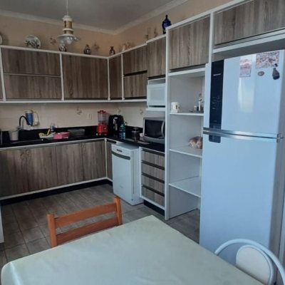 Predio com 750m², 1 garagem, no bairro Ponte do Imaruim em Palhoça