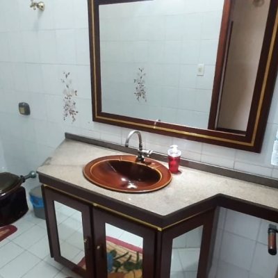 Predio com 750m², 1 garagem, no bairro Ponte do Imaruim em Palhoça