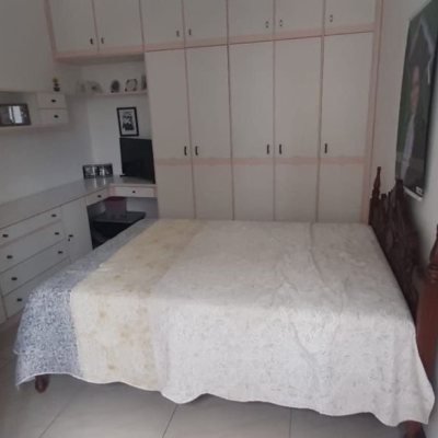 Predio com 750m², 1 garagem, no bairro Ponte do Imaruim em Palhoça