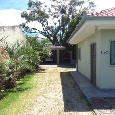 Casa Residencial com 125m², 3 quartos, 5 garagens, no bairro Tapera da Base em Florianópolis