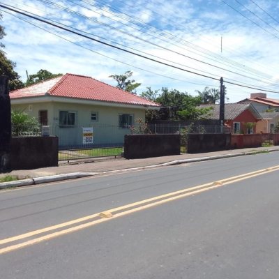 Casa Residencial com 125m², 3 quartos, 5 garagens, no bairro Tapera da Base em Florianópolis