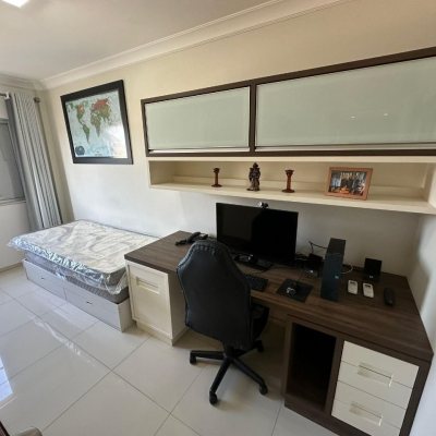 Cobertura com 118m², 3 quartos, 1 suíte, 2 garagens, no bairro Trindade em Florianópolis