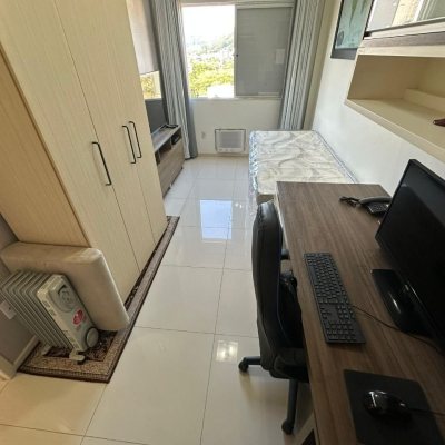 Cobertura com 118m², 3 quartos, 1 suíte, 2 garagens, no bairro Trindade em Florianópolis