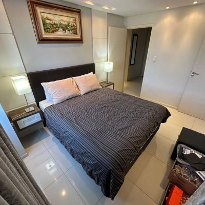 Cobertura com 118m², 3 quartos, 1 suíte, 2 garagens, no bairro Trindade em Florianópolis