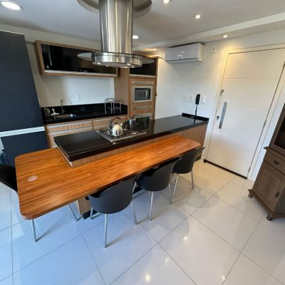 Cobertura com 118m², 3 quartos, 1 suíte, 2 garagens, no bairro Trindade em Florianópolis