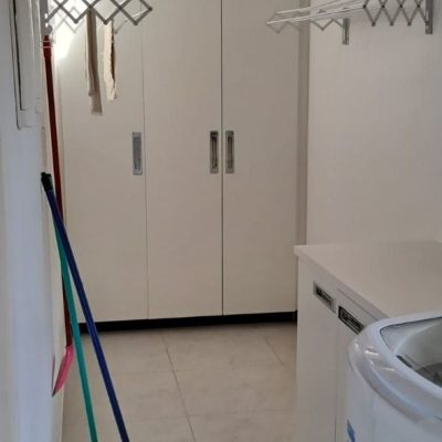 Casa em Condomínio com 250m², 3 quartos, 1 suíte, 4 garagens, no bairro Sambaqui em Florianópolis
