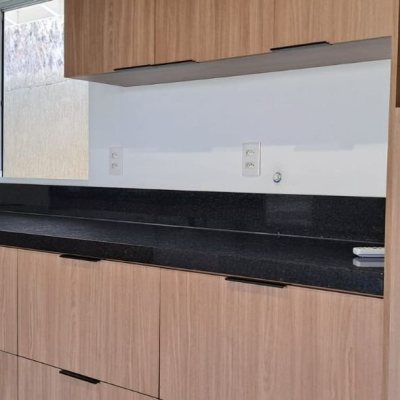 Casa em Condomínio com 250m², 3 quartos, 1 suíte, 4 garagens, no bairro Sambaqui em Florianópolis