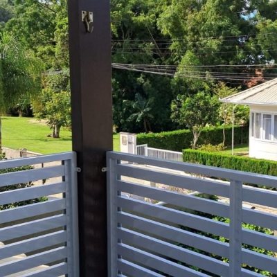 Casa em Condomínio com 250m², 3 quartos, 1 suíte, 4 garagens, no bairro Sambaqui em Florianópolis