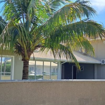 Casa em Condomínio com 250m², 3 quartos, 1 suíte, 4 garagens, no bairro Sambaqui em Florianópolis