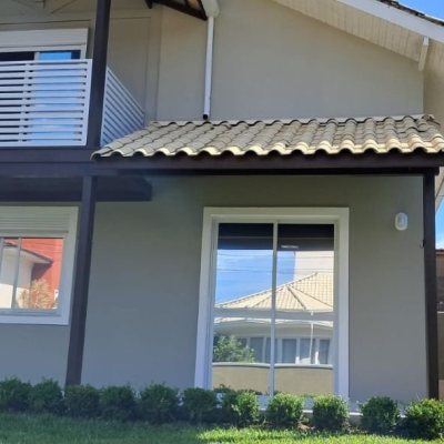 Casa em Condomínio com 250m², 3 quartos, 1 suíte, 4 garagens, no bairro Sambaqui em Florianópolis