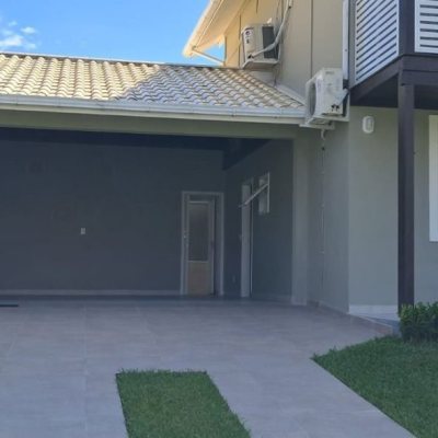 Casa em Condomínio com 250m², 3 quartos, 1 suíte, 4 garagens, no bairro Sambaqui em Florianópolis