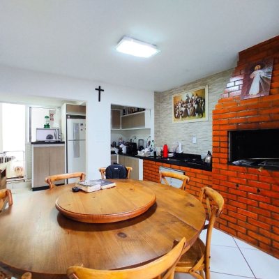 Casa Residencial com 389m², 6 quartos, 2 suítes, 4 garagens, no bairro Nossa Senhora Do Rosário em São José