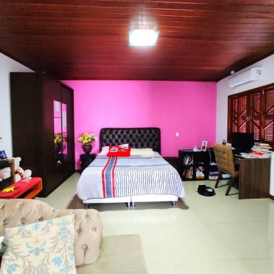 Casa Residencial com 389m², 6 quartos, 2 suítes, 4 garagens, no bairro Nossa Senhora Do Rosário em São José