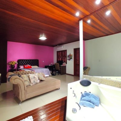 Casa Residencial com 389m², 6 quartos, 2 suítes, 4 garagens, no bairro Nossa Senhora Do Rosário em São José