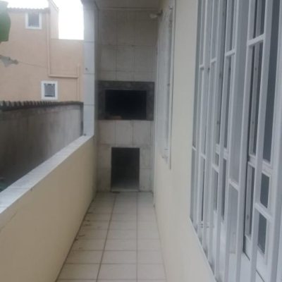 Casa Residencial/Comercial com 563m², 2 garagens, no bairro Ingleses do Rio Vermelho em Florianópolis