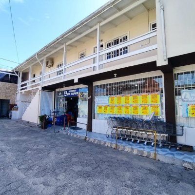 Casa Residencial/Comercial com 563m², 2 garagens, no bairro Ingleses do Rio Vermelho em Florianópolis