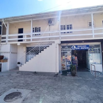 Casa Residencial/Comercial com 563m², 2 garagens, no bairro Ingleses do Rio Vermelho em Florianópolis