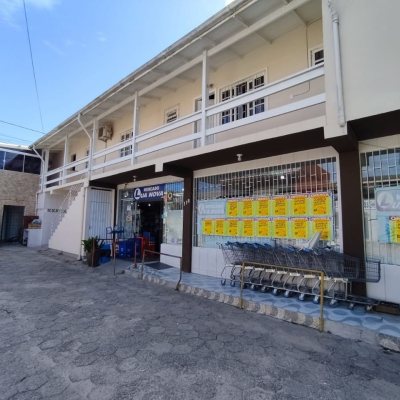 Casa Residencial/Comercial com 563m², 2 garagens, no bairro Ingleses do Rio Vermelho em Florianópolis