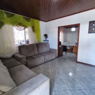 Casa Residencial/Comercial com 563m², 2 garagens, no bairro Ingleses do Rio Vermelho em Florianópolis