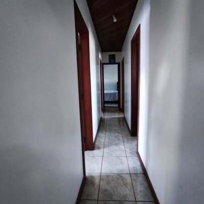 Casa Residencial/Comercial com 563m², 2 garagens, no bairro Ingleses do Rio Vermelho em Florianópolis