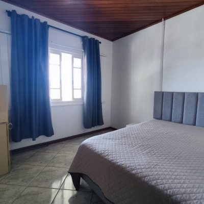 Casa Residencial/Comercial com 563m², 2 garagens, no bairro Ingleses do Rio Vermelho em Florianópolis