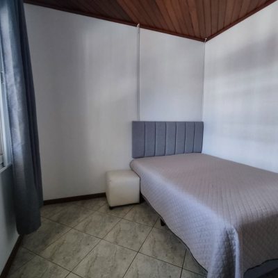 Casa Residencial/Comercial com 563m², 2 garagens, no bairro Ingleses do Rio Vermelho em Florianópolis