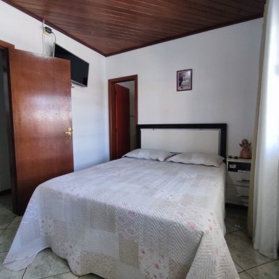 Casa Residencial/Comercial com 563m², 2 garagens, no bairro Ingleses do Rio Vermelho em Florianópolis