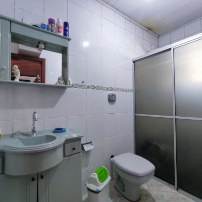 Casa Residencial/Comercial com 563m², 2 garagens, no bairro Ingleses do Rio Vermelho em Florianópolis