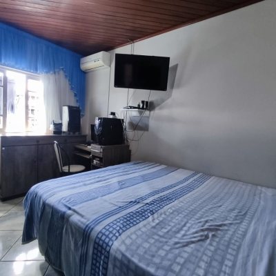 Casa Residencial/Comercial com 563m², 2 garagens, no bairro Ingleses do Rio Vermelho em Florianópolis