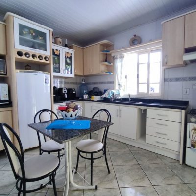 Casa Residencial/Comercial com 563m², 2 garagens, no bairro Ingleses do Rio Vermelho em Florianópolis