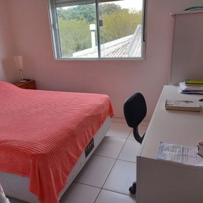 Sobrado Residencial com 150m², 4 quartos, 2 suítes, 2 garagens, no bairro Canasvieiras em Florianópolis