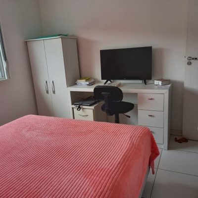 Sobrado Residencial com 150m², 4 quartos, 2 suítes, 2 garagens, no bairro Canasvieiras em Florianópolis