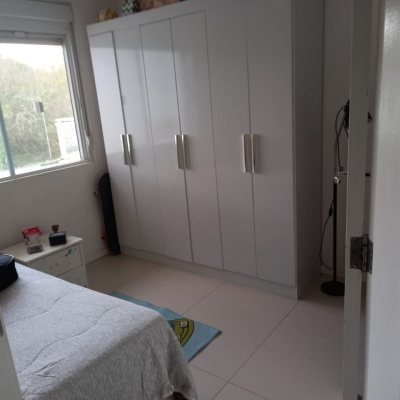 Sobrado Residencial com 150m², 4 quartos, 2 suítes, 2 garagens, no bairro Canasvieiras em Florianópolis