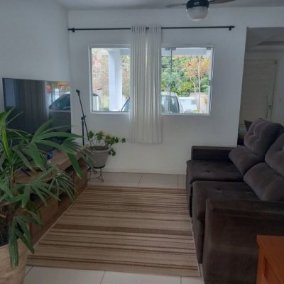 Sobrado Residencial com 150m², 4 quartos, 2 suítes, 2 garagens, no bairro Canasvieiras em Florianópolis