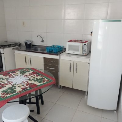 Sobrado Residencial com 150m², 4 quartos, 2 suítes, 2 garagens, no bairro Canasvieiras em Florianópolis