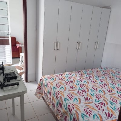 Sobrado Residencial com 150m², 4 quartos, 2 suítes, 2 garagens, no bairro Canasvieiras em Florianópolis