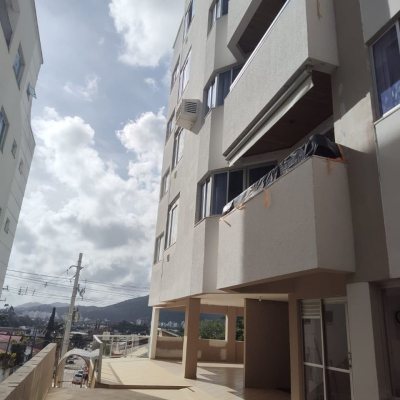 Apartamentos com 82m², 3 quartos, 1 suíte, no bairro Córrego Grande em Florianópolis