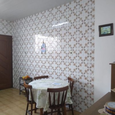 Casa Residencial com 204m², 4 quartos, 4 garagens, no bairro Canasvieiras em Florianópolis