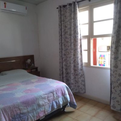 Casa Residencial com 204m², 4 quartos, 4 garagens, no bairro Canasvieiras em Florianópolis