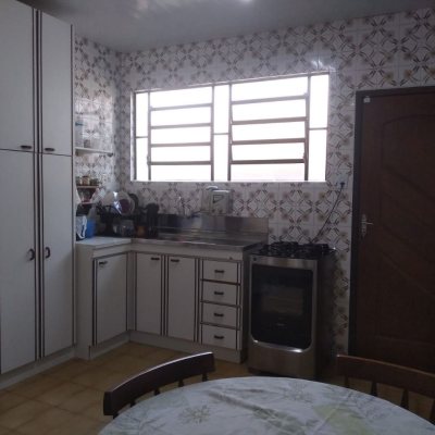 Casa Residencial com 204m², 4 quartos, 4 garagens, no bairro Canasvieiras em Florianópolis