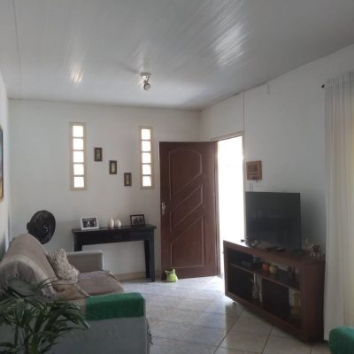 Casa Residencial com 204m², 4 quartos, 4 garagens, no bairro Canasvieiras em Florianópolis