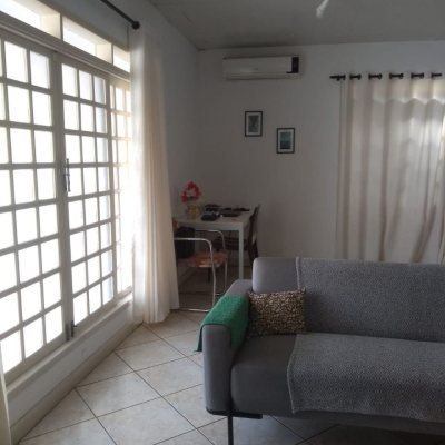 Casa Residencial com 204m², 4 quartos, 4 garagens, no bairro Canasvieiras em Florianópolis