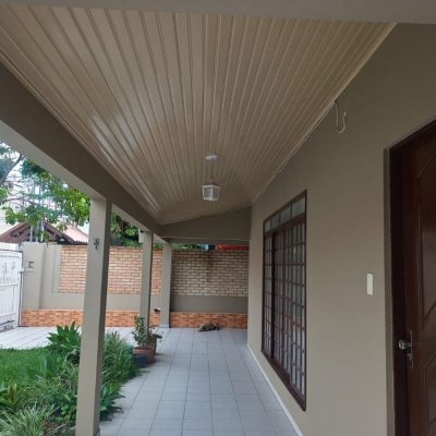 Casa Residencial com 204m², 4 quartos, 4 garagens, no bairro Canasvieiras em Florianópolis