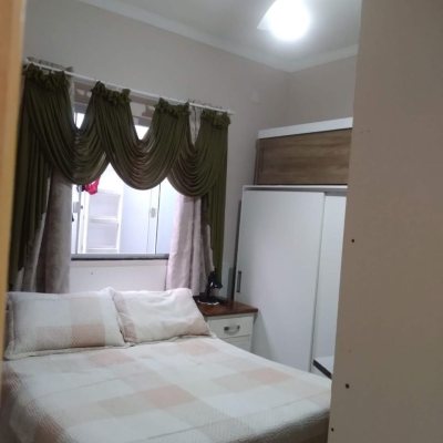 Casa Residencial com 100m², 2 quartos, 1 garagem, no bairro São João Do Rio Vermelho em Florianópolis